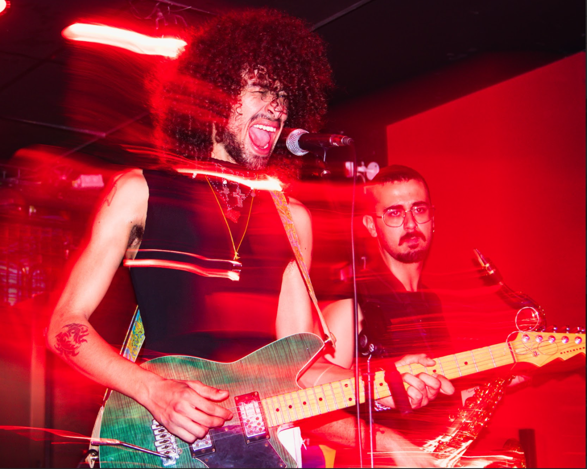 Cryymm plays his latest songs at Sala Fun House in Chamberí, with the Music League in attendance.